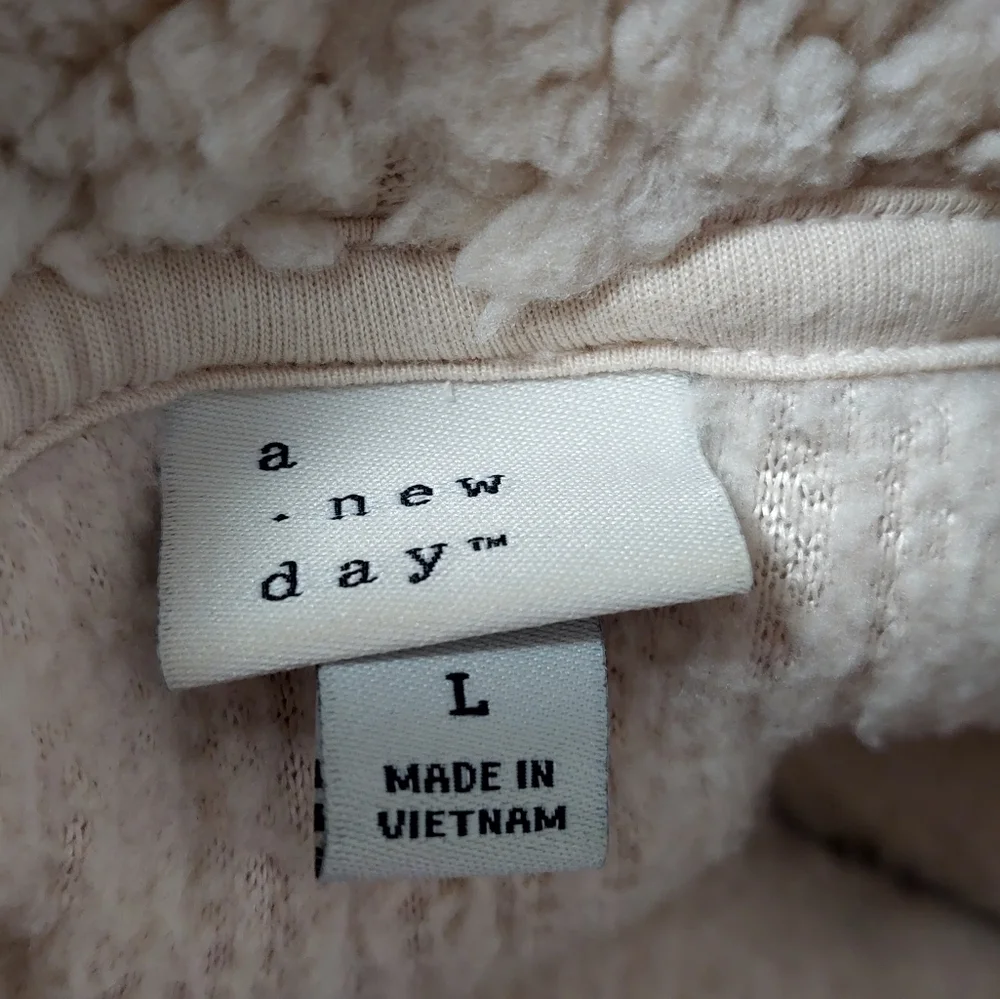 A New Day Women's Size Large Oversized Cozy Sweater Cream